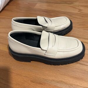 ALOHAS Women’s Cream Platform Loafers